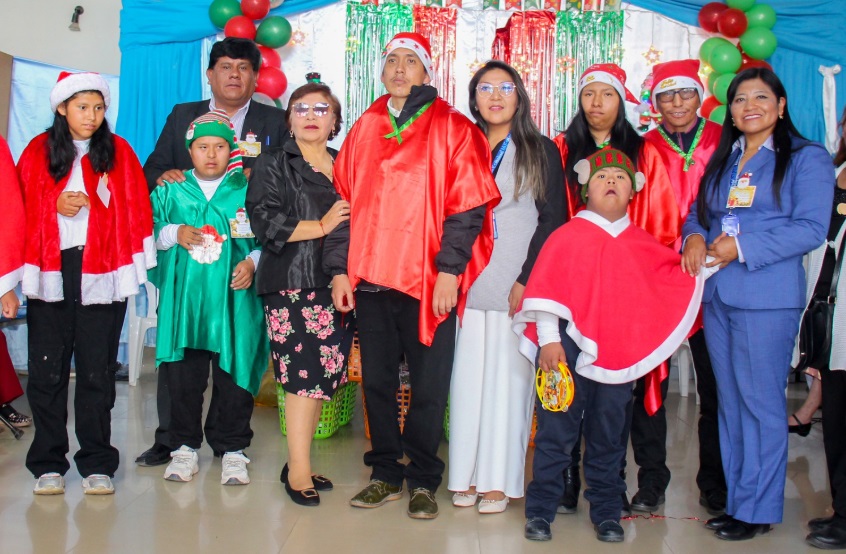 Personas con discapacidad disfrutaron de un compartir navideño con danza, canto y alegría