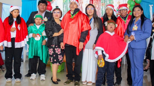 Personas con discapacidad disfrutaron de un compartir navideño con danza, canto y alegría