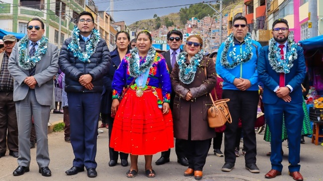 Feria navideña Wawa Q’atu 2024: tradición y artesanía en un espacio de encuentro para Puno