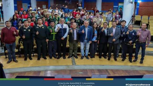 La Municipalidad Provincial de Cajamarca agradece a todos los ciudadanos que participaron en la IV Consulta Pública de Seguridad Ciudadana 2024, realizada con éxito el día de hoy en el auditorio de la MPC.
La gestión municipal seguirá trabajando junto a la ciudadanía para implementar estrategias efectivas que fortalezcan la seguridad en nuestra provincia. 
¡𝗖𝗼𝗻 𝗝𝗼𝗮𝗾𝘂𝗶𝗻 𝗥𝗮𝗺í𝗿𝗲𝘇, 𝗖𝗮𝗷𝗮𝗺𝗮𝗿𝗰𝗮 𝗥𝗲𝗻𝗮𝗰𝗲! 💪