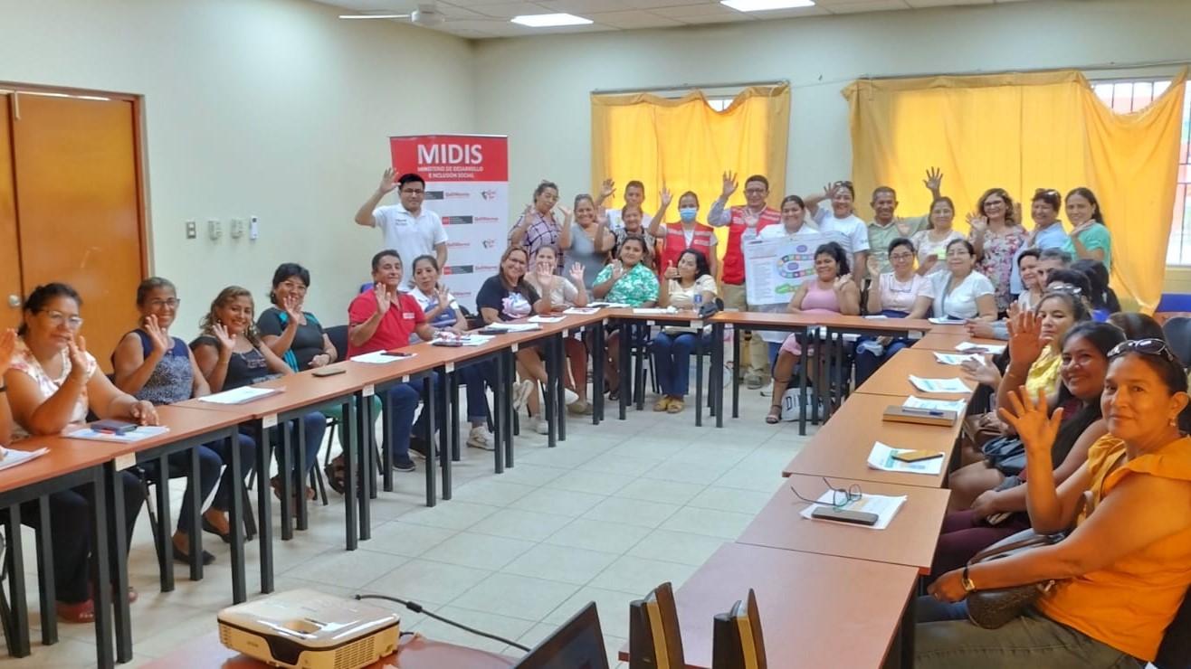 Equipo técnico de Wasi Mikuna capacita a miembros de CAE