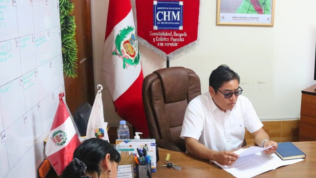 Director Ejecutivo de la RIS Chilca Mala sostiene reunión de coordinación con su equipo de gestión.