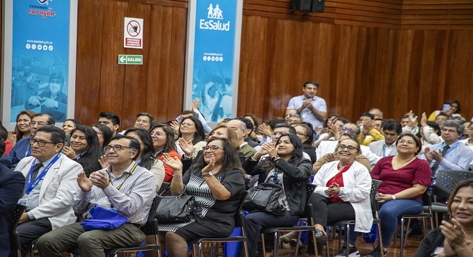 Presidenta de EsSalud destaca avances en la atención a los asegurados