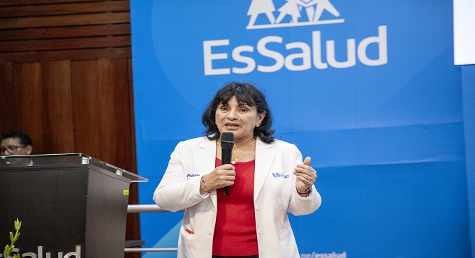 Presidenta de EsSalud destaca avances en la atención a los asegurados