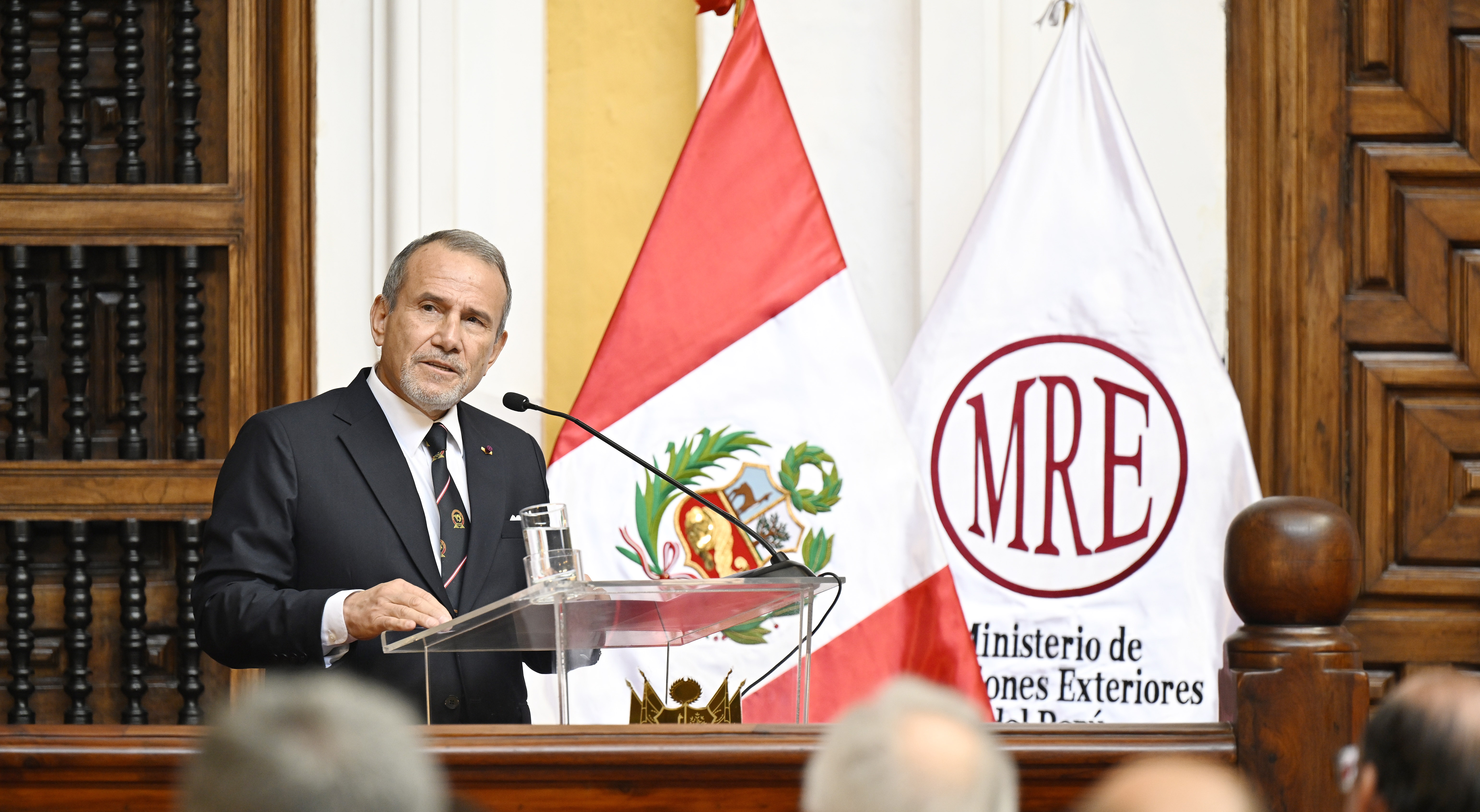 Ministro Schialer: "Cancillería ha demostrado que cumple un papel crucial en la defensa y promoción de la democracia"