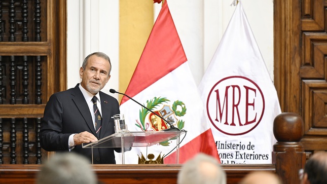 Ministro Schialer: "Cancillería ha demostrado que cumple un papel crucial en la defensa y promoción de la democracia"