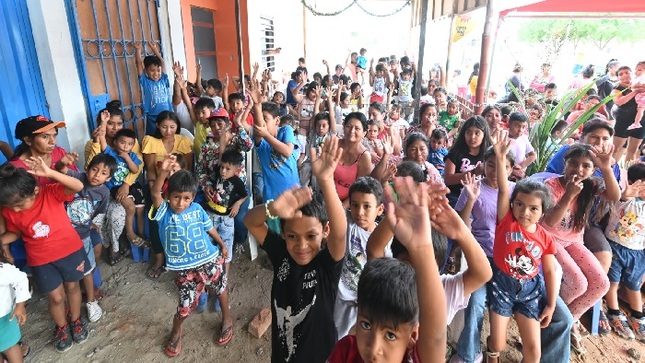 Niños y niñas