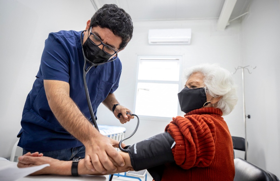 EsSalud alcanza récord histórico en consultas externas y cirugías durante el 2024