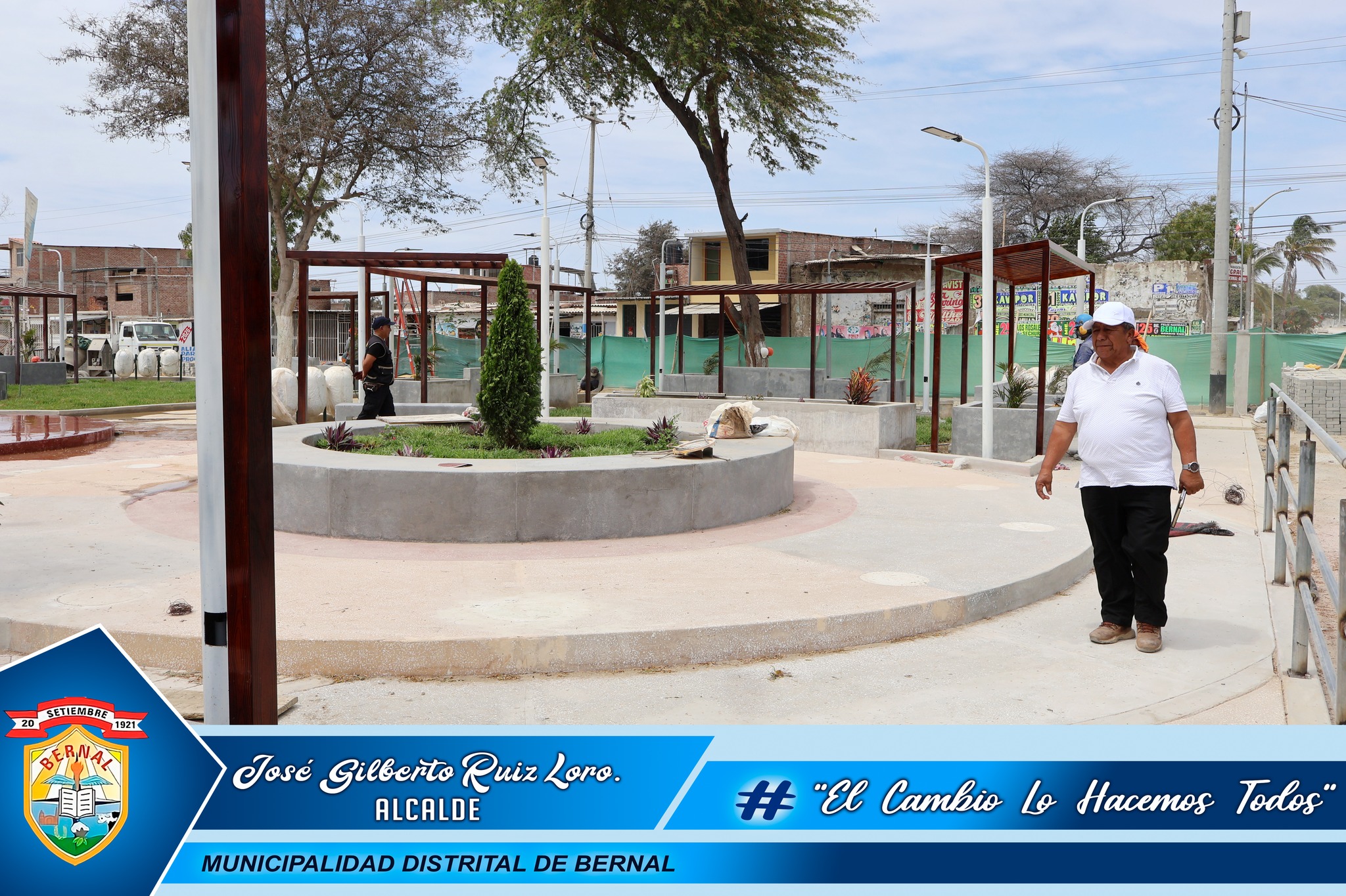 Autoridades de Bernal inspeccionan obra en el parque Miguel Grau