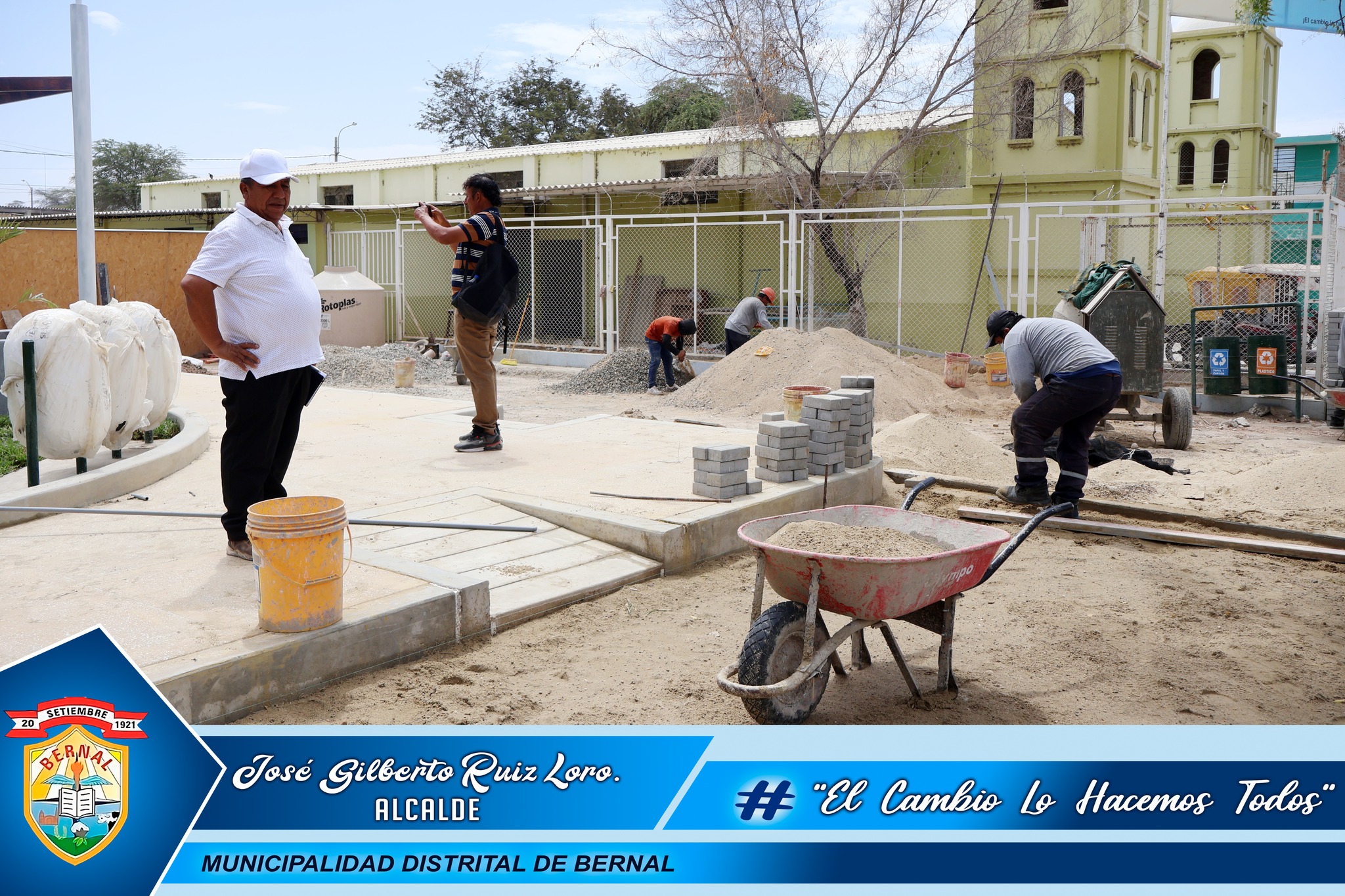 Autoridades de Bernal inspeccionan obra en el parque Miguel Grau