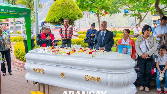 📌Municipalidad Provincial De Abancay Rinde Homenaje Póstumo Al Fundador De Pueblo Joven Centenario.