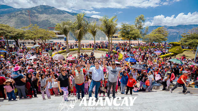📌Alegría Y Regalos A Los Niños De Pueblo Joven - Villa Ampay.