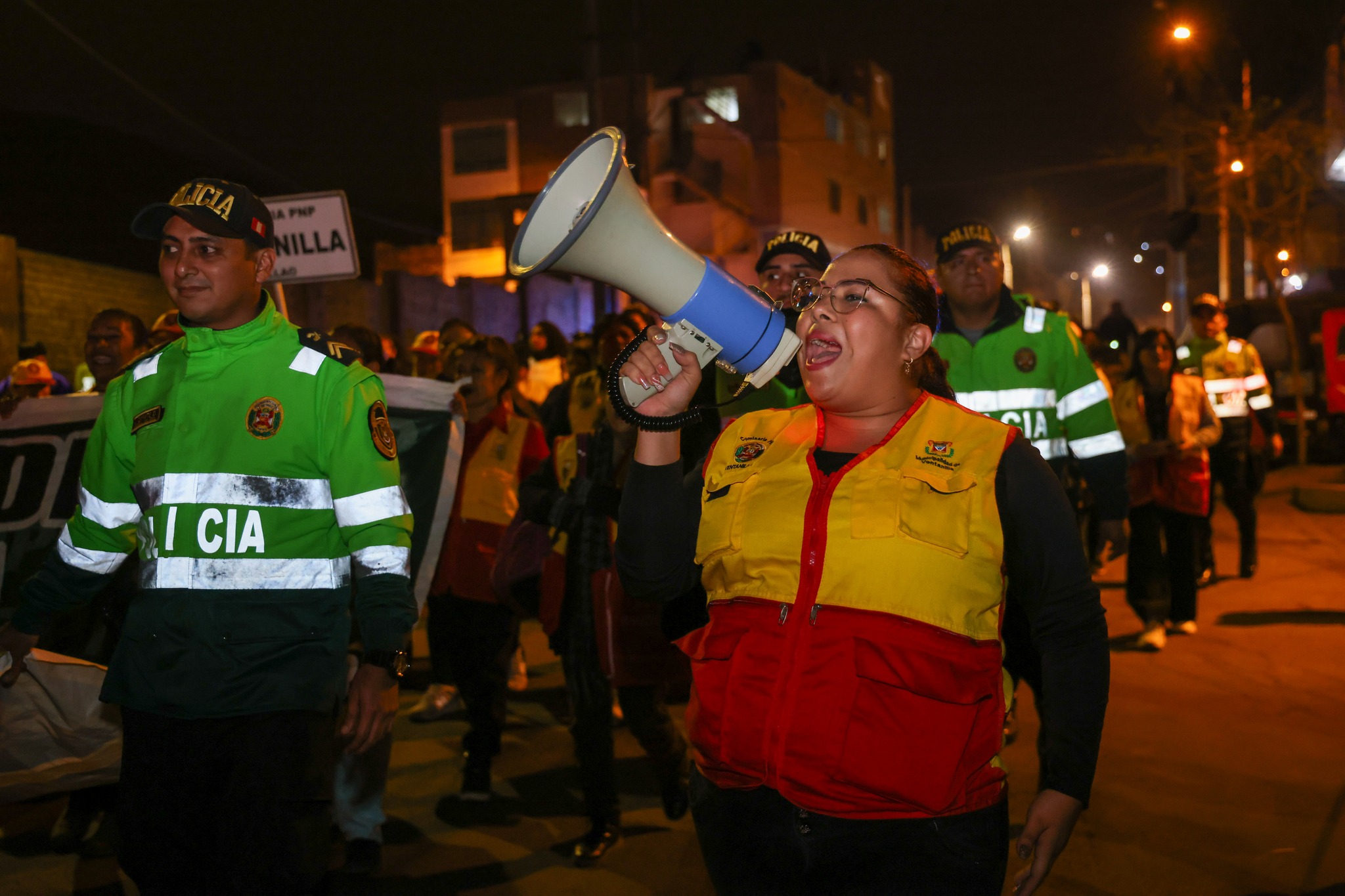 Las 136 juntas vecinales de Ventanilla trabajan con las comisarías para fortalecer la seguridad ciudadana 👮‍♂️🏘️🤝🚔.