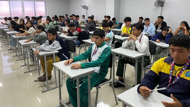 El auditorio Luis Paredes Maceda, espera al nuevo estudiante del año
