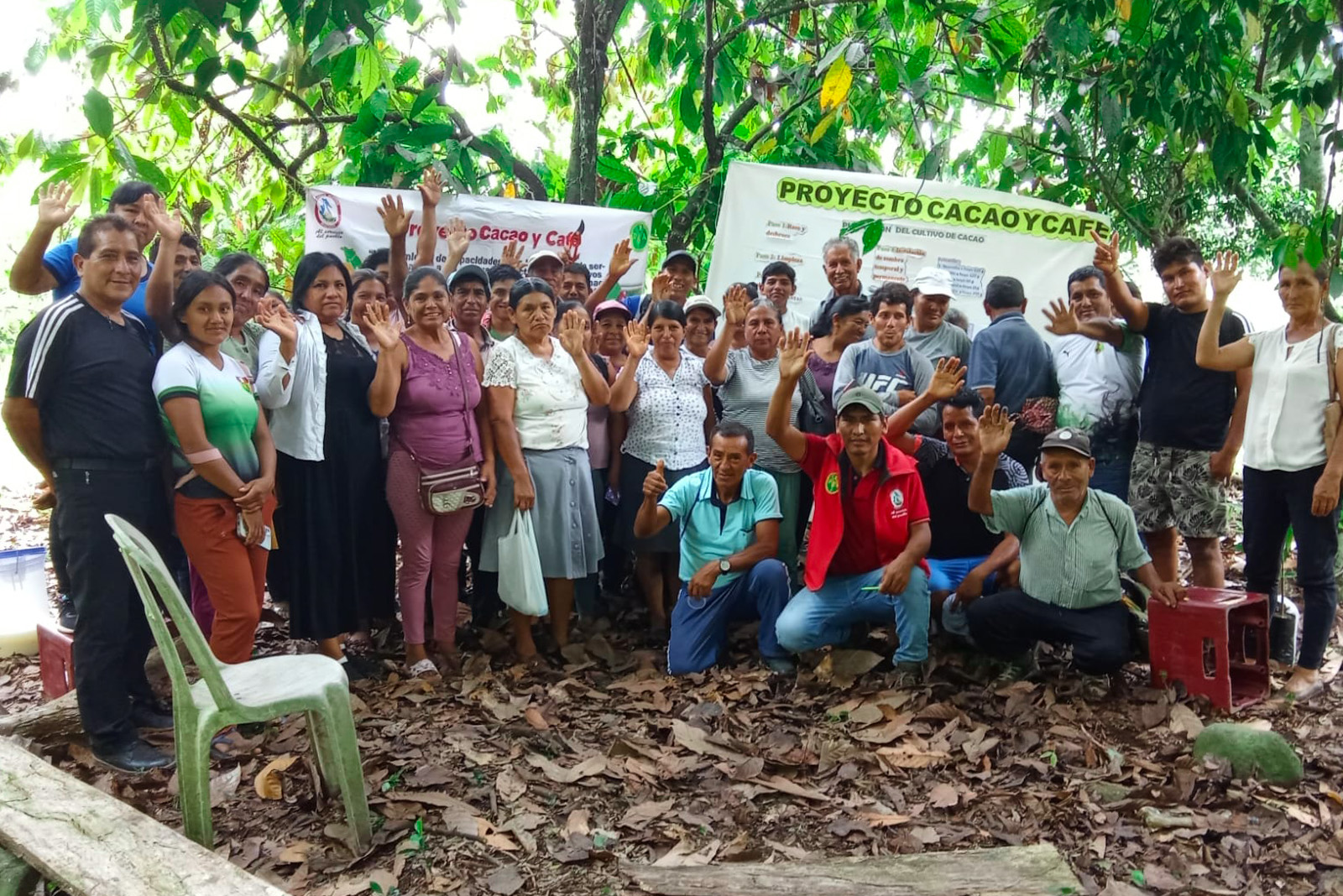 Mil productores de cacao y café fortalecen sus capacidades a través de ECAS