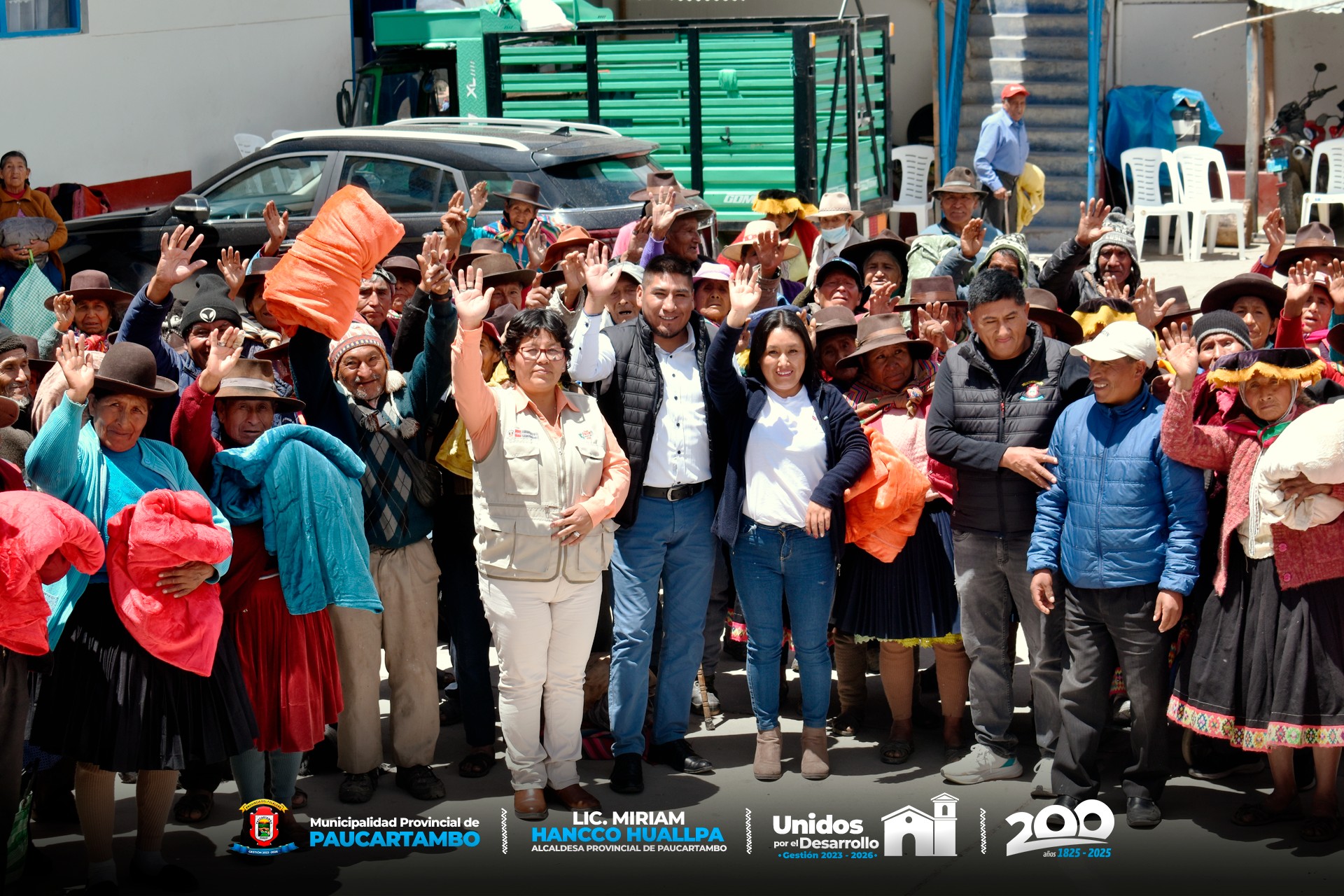 Archivo imagen de Alcaldesa Provincial realizó la entrega de Mantas de Polar denominado "Amor y Abrigo para nuestros Adultos Mayores"