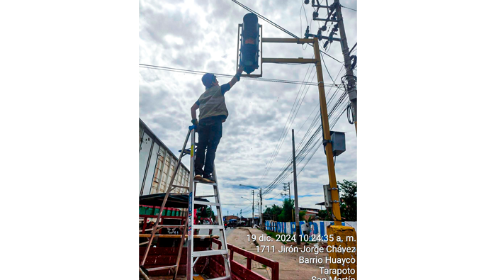 MPSM realiza trabajos de mantenimientos y reparaciΓ³n de semΓ‘foros.