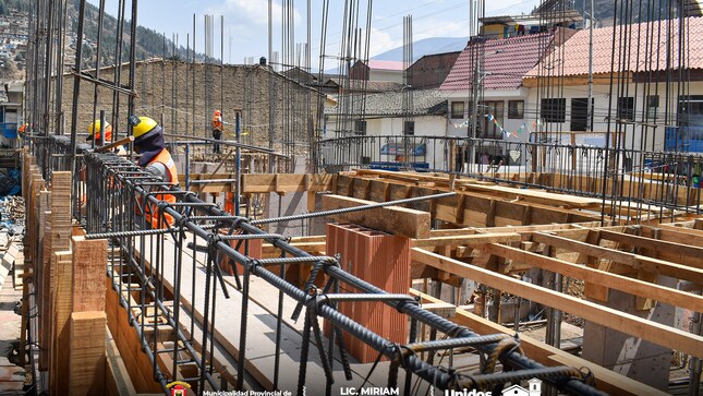 Archivo imagen de La Construcción de la I.E.I 169 Urpicha de Paucartambo sigue a popa de viento