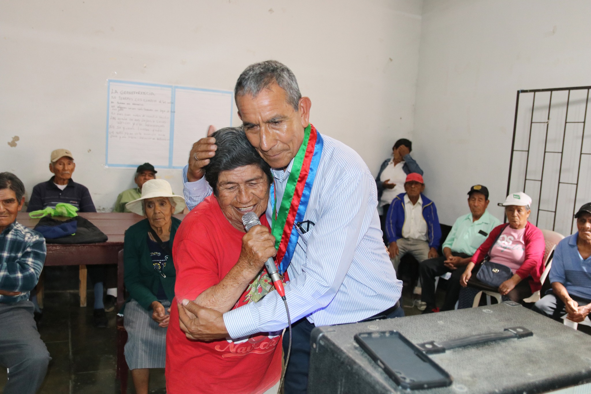 ¡Compartir navideño para nuestros abuelitos de pensión 65!