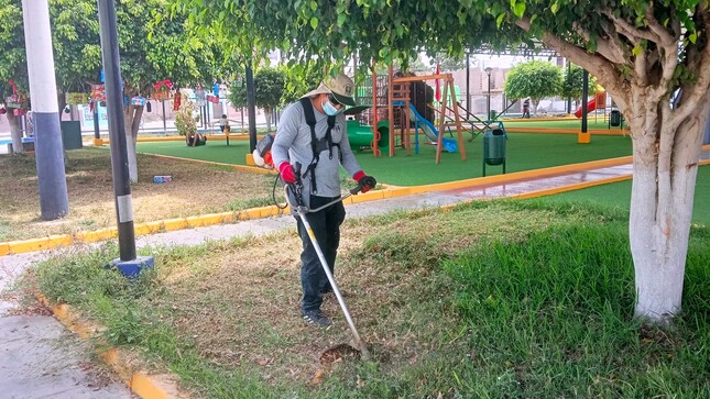 ¡Continuamos atendiendo nuestros Parques y Jardines! 