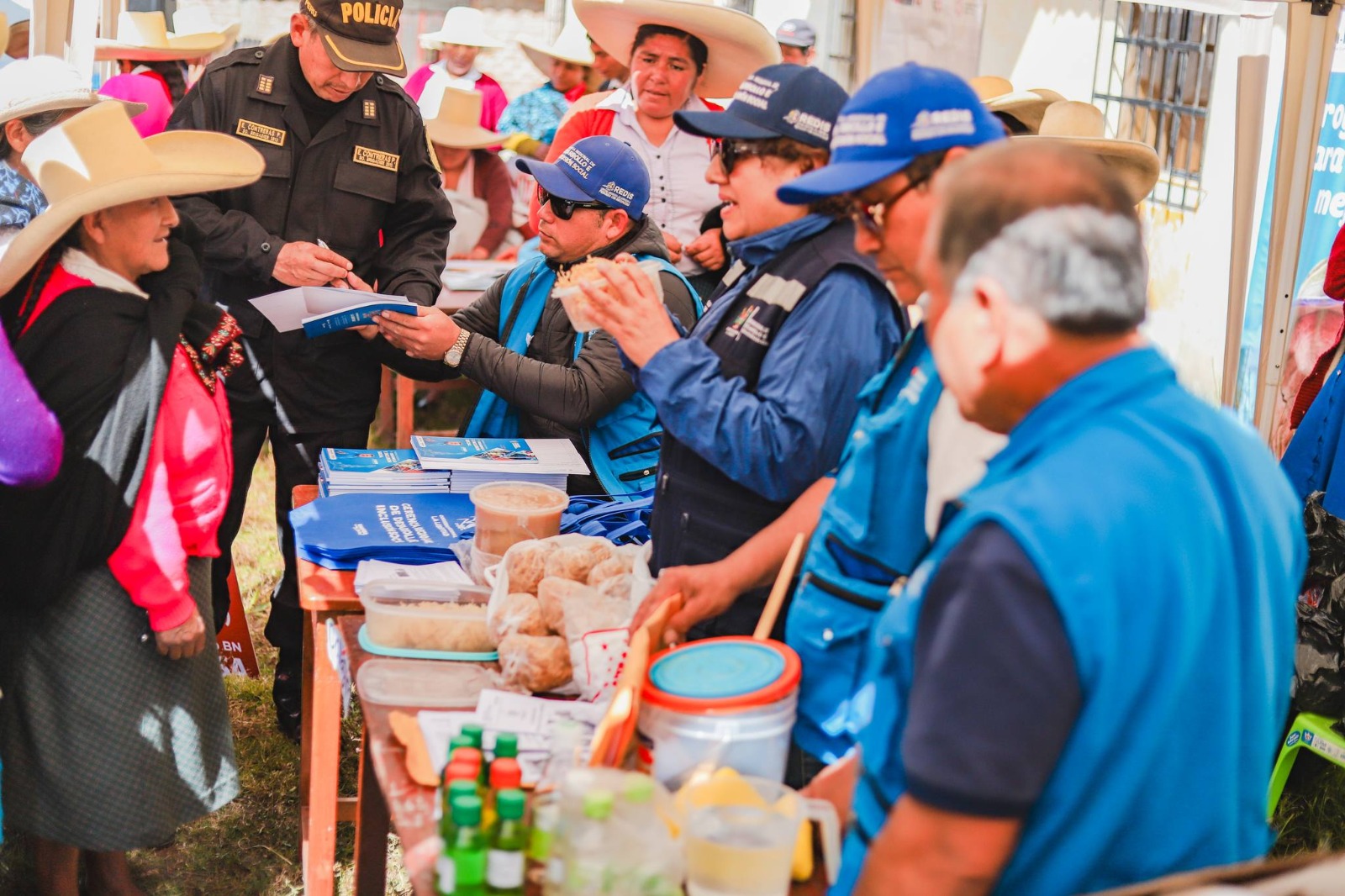 Gore Recibió Reconocimiento Nacional Por Beneficiar A Más De 8