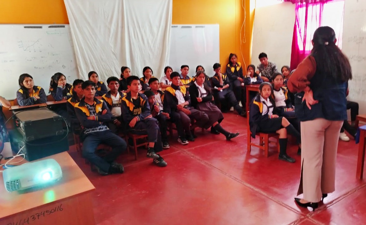 CODISEC brinda charlas sobre prevención en extorsión y estafa virtual a estudiantes de Hualapampa Alto