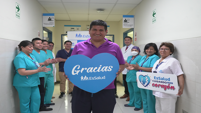 Médicos de EsSalud salvan pierna de joven utilizando técnica de alargamiento óseo y evitan amputación