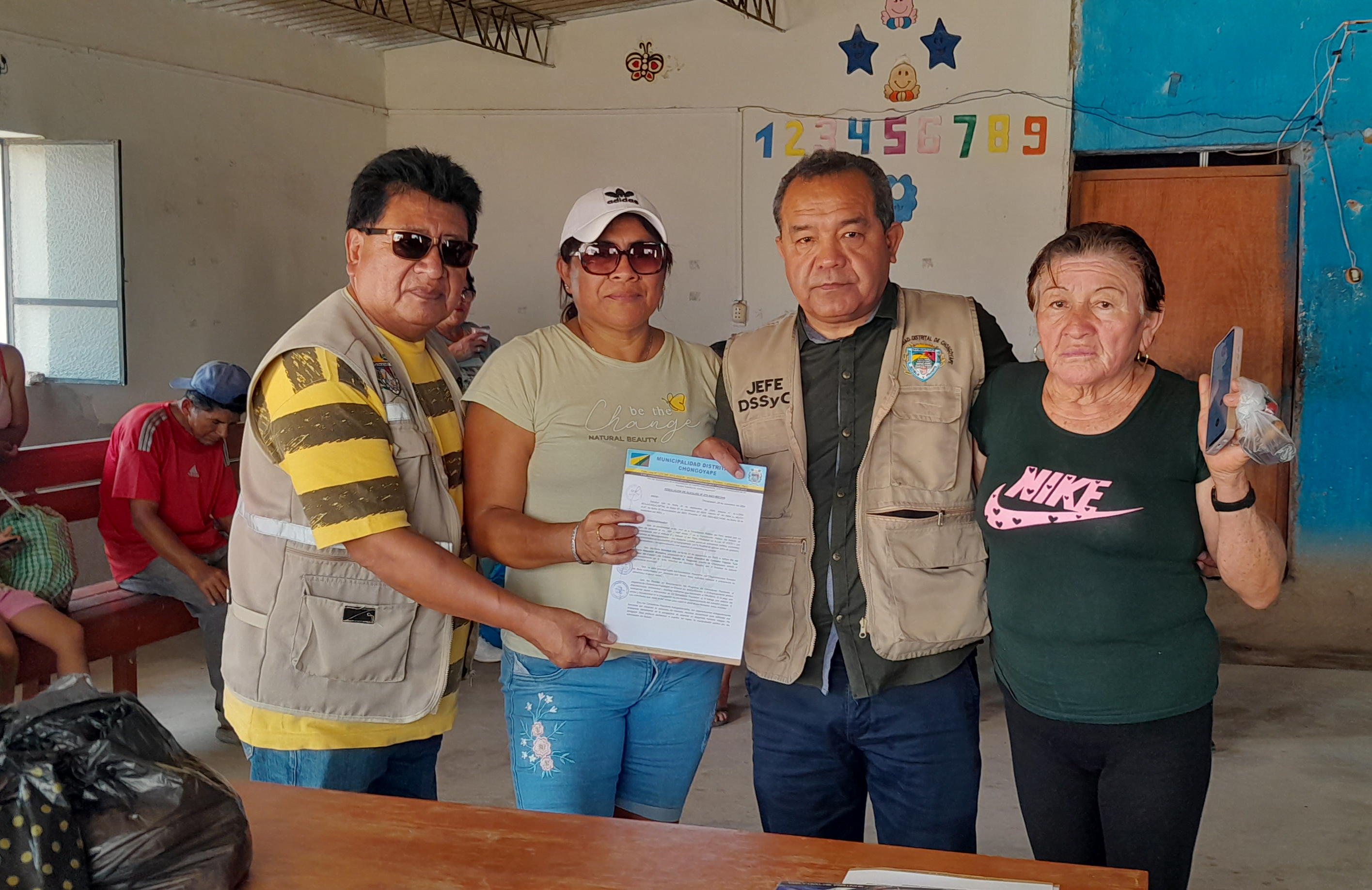 Archivo JPG de la entrega de resoluciones a comedores.