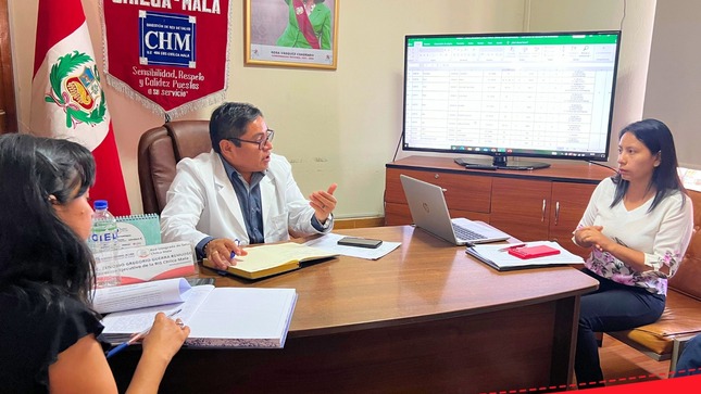 Director Ejecutivo de la RIS Chilca Mala sostiene importante reunión con su equipo de gestión