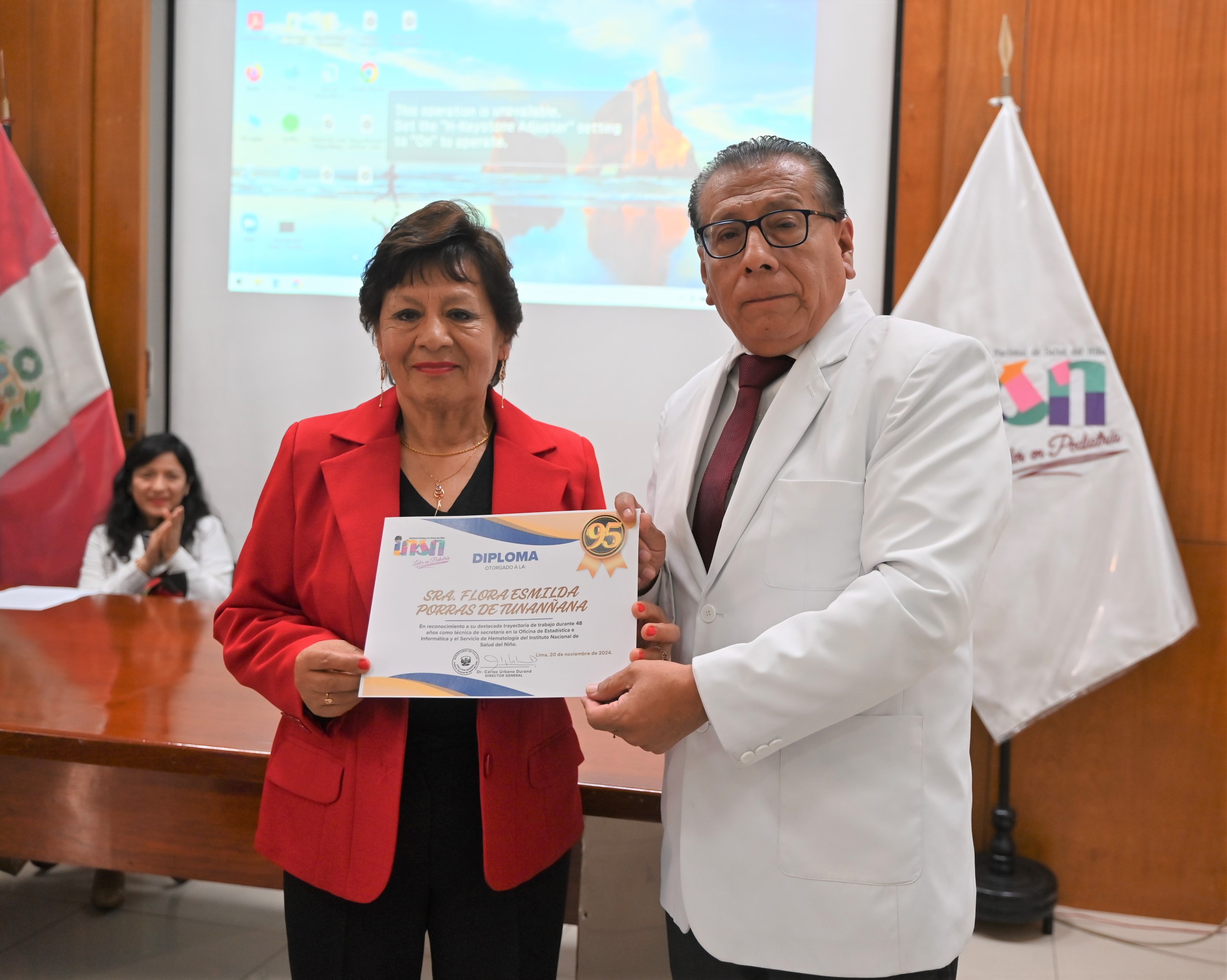 CEREMONIA RECONOCIMIENTO SRA. FLOR ESMILDA PORRAS - INSN 
