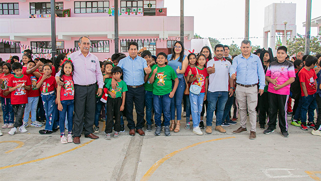 Primera piedra "Mejoramiento de los servicios educativos de la I.E. Santa Rosa del A.H. Santo Domingo".