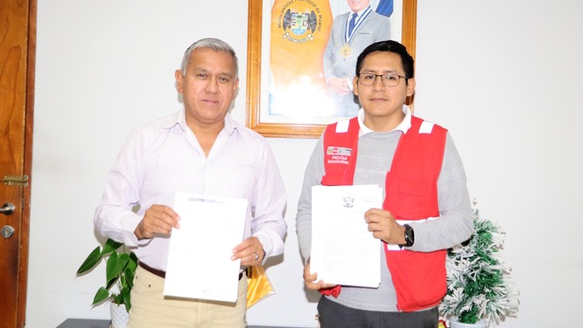 Municipalidad provincial de Huaral recibe motocicleta para mejorar gestión pública 
