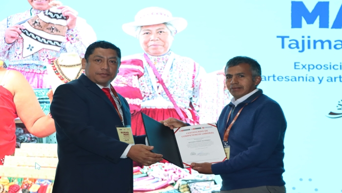 Ministerio de Cultura entregó Certificados de Competencias Laborales en Ruraq maki