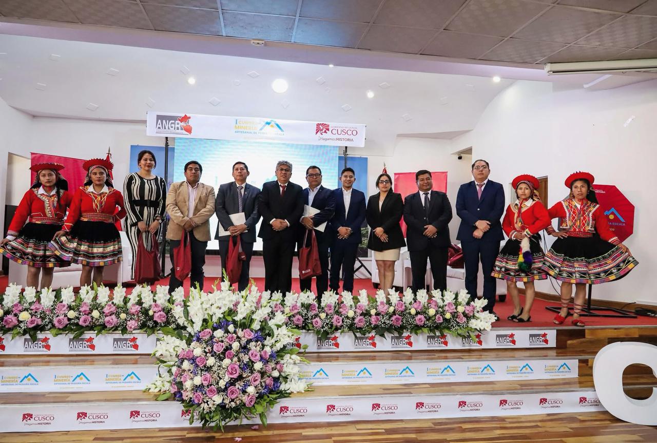 FOTO GRUPAL DEL EVENTO