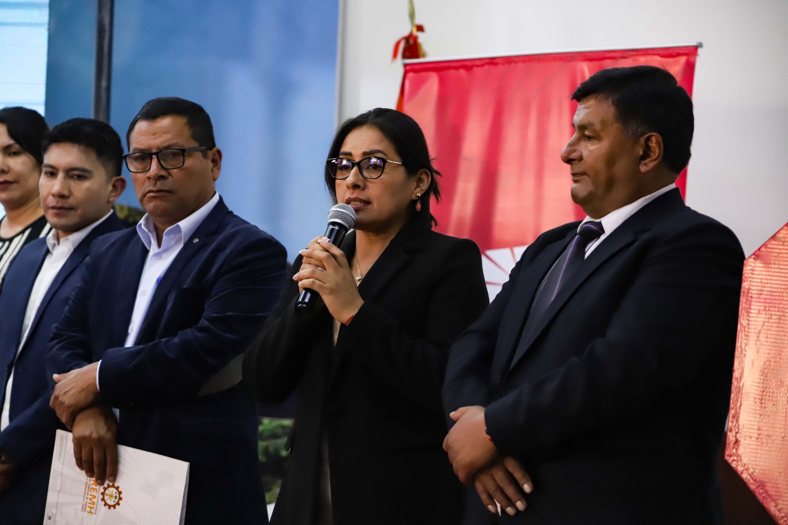 DIR. DREM PIURA HACIENDO USO DE LA PALABRA