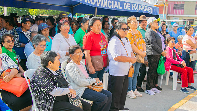 Se realizó la entrega de canastas navideñas a los adultos mayores del CIAM Huarmey y de la provincia.