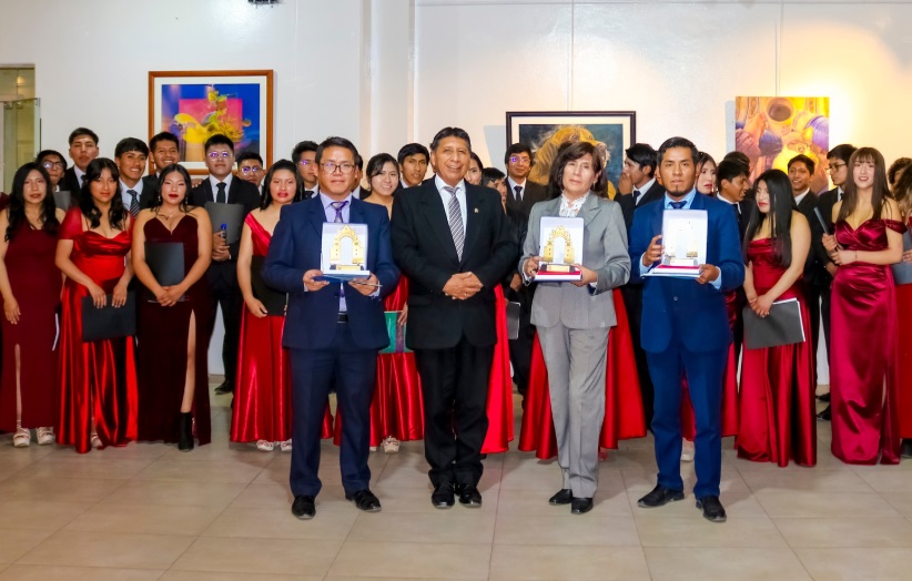 Recital coral 2024 en Puno: una noche llena de música y arte