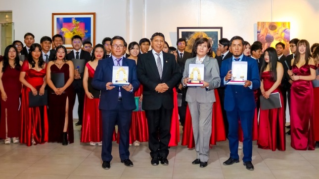 Recital coral 2024 en Puno: una noche llena de música y arte