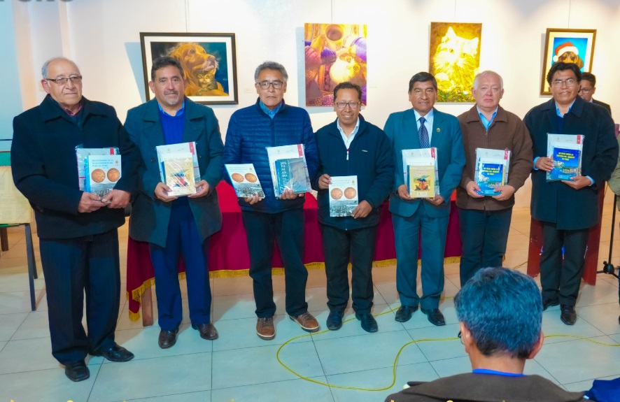 Conmemorando la guerra de la independencia en los andes del sur se realizo presentación de la revista: “Bicentenario de la Independencia"