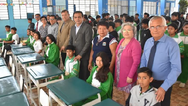 DRE Piura equipa aulas de Amotape para mejorar la educación