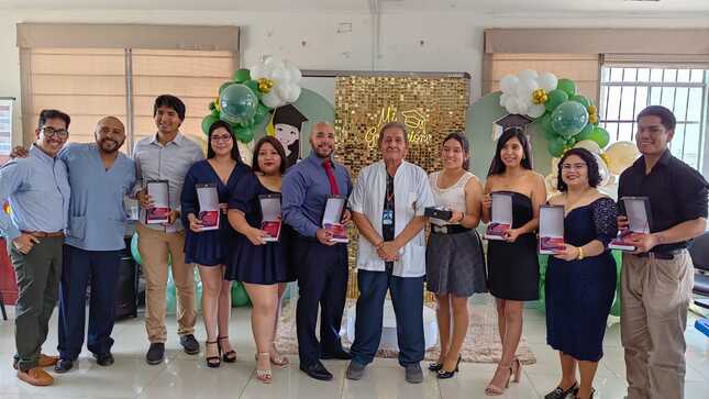 graduación de médicos en rehabilitación física