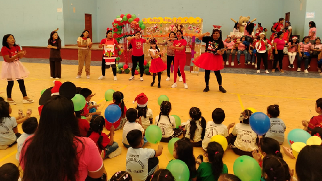 La actividad "Compartiendo Sonrisas en Navidad", organizada por la DRE Piura y Business Consulting, benefició a más de 1,200 estudiantes, promoviendo valores de solidaridad, empatía y compromiso social.