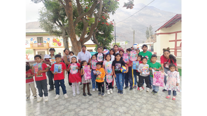 Entrega de regalos en Antioquia 4_Mesa de trabajo 1