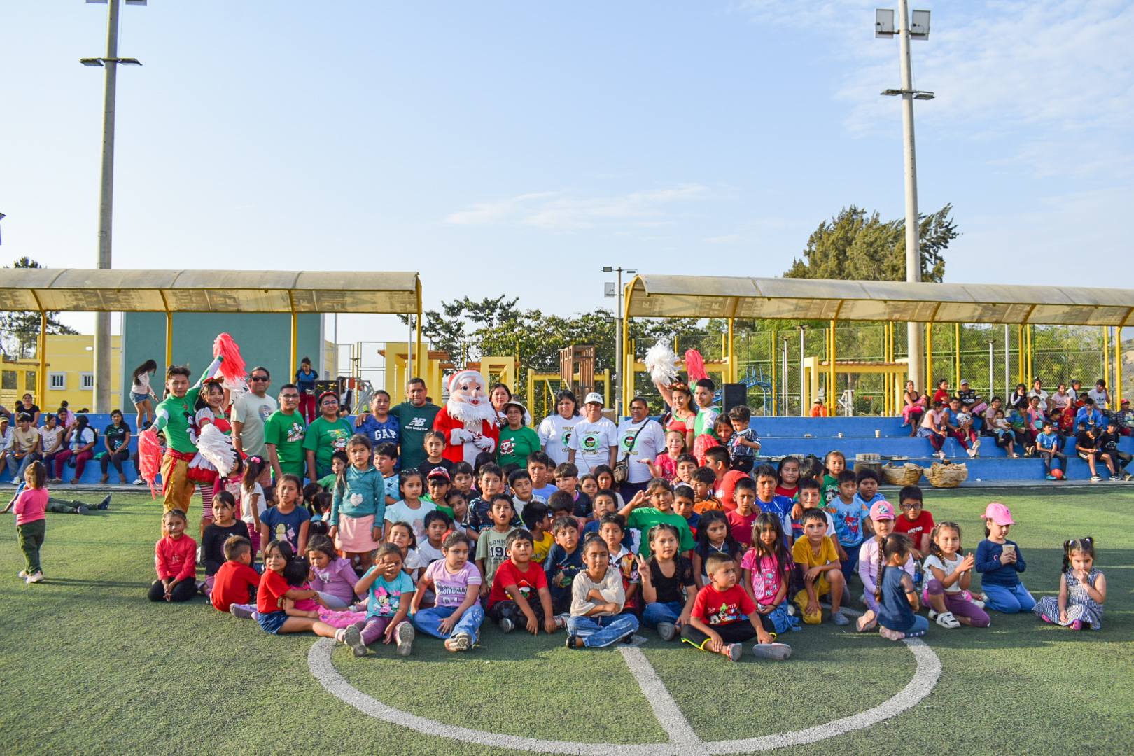 alcalde reunido con los niños