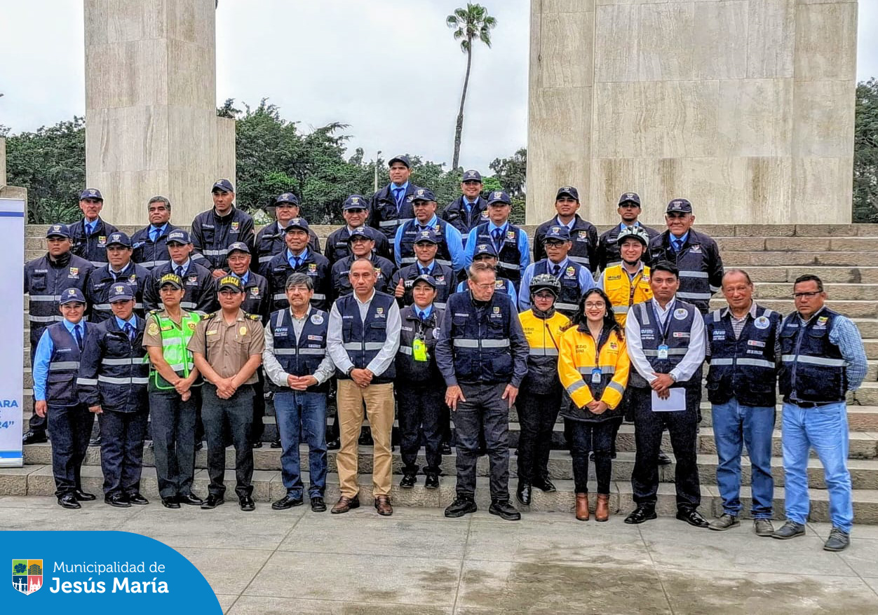 Realizamos una importante capacitación a nuestro personal de Fiscalización, con el apoyo de la Policía Nacional, sobre el uso adecuado del silbato. 🔊
Además, la PNP hizo entrega de guantes de manera simbólica a nuestro equipo, reforzando el compromiso con el aceleramiento y la preferencia al peatón en los cruceros. 🚶‍♂️👮‍♀️
¡Juntos hacemos que nuestras calles sean más seguras! 