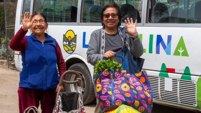 1,200 vecinos de La Molina beneficiados con el “Bus del Ahorro” para compras en el Gran Mercado Mayorista de Lima