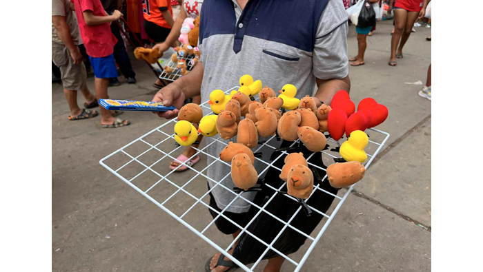 Con gran Γ©xito se viene realizando la "Feria NavideΓ±a Temporal Barrio Comercio 2024".