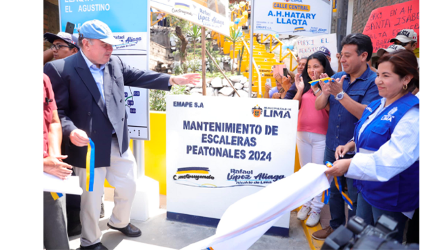 Lo más innovador: ¡estas escaleras son las primeras en Lima en contar con tachas solares en los contrapasos! Esto permitirá iluminar el camino durante la noche, mejorando la seguridad y la convivencia en nuestra comunidad.
En la inauguración estuvieron presentes el alcalde de Lima, Rafael López Aliaga , y el alcalde de El Agustino, Richard Soria, quien agradeció al alcalde de Lima por esta obra que beneficia a miles de agustinianos. Además, el alcalde Richard Soria destacó el proyecto de salida vehicular entre El Agustino y San Juan de Lurigancho, que descongestionará Puente Nuevo, una obra que el alcalde de Lima ha confirmado que llevará a cabo en beneficio de millones de personas.
