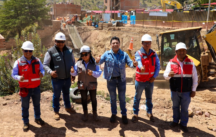 Alcalde de Puno visita obra vial de Villa Paxa - Ventilla de más de 15 millones que mejorará la transitabilidad y el acceso a la ciudad