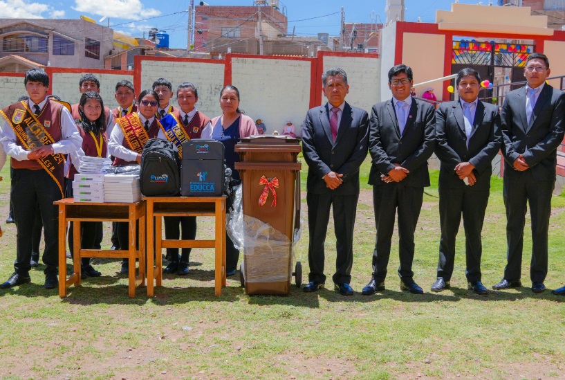 Municipalidad de Puno participa en clausura académica de la institución educativa San Francisco de Asís de Villa del Lago